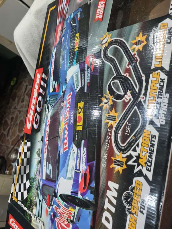 1/43 SLOT RACING SYSTEM INCLUDES MARIO AND LUIGI RACING CARS