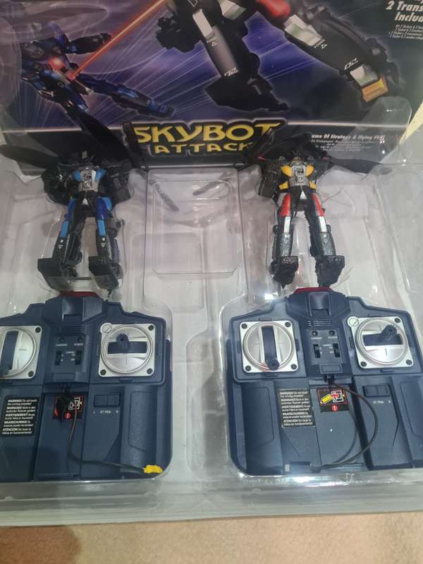 SKYBOT ATTACK  REMOTE CONTROL FLYING SKILL ROBOTS