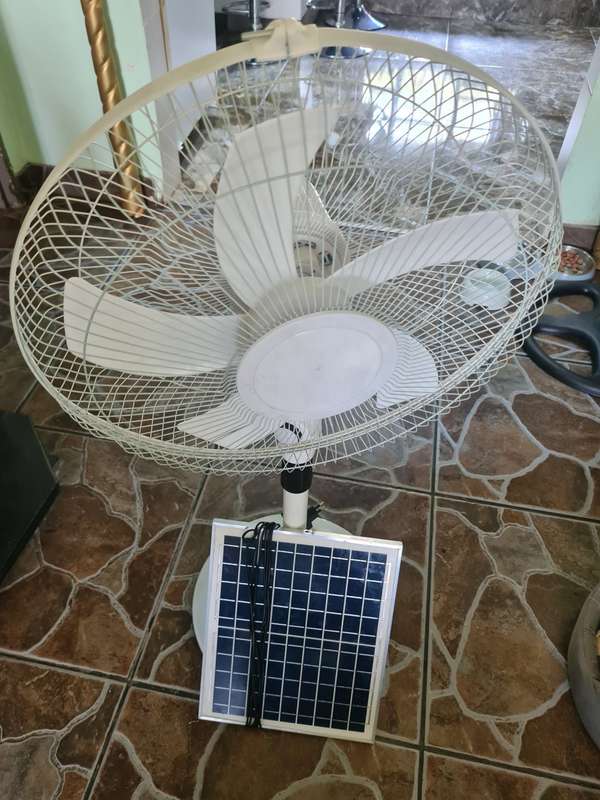 RECHARGABLE SOLAR FAN(FREESTANDING)45cm diameter