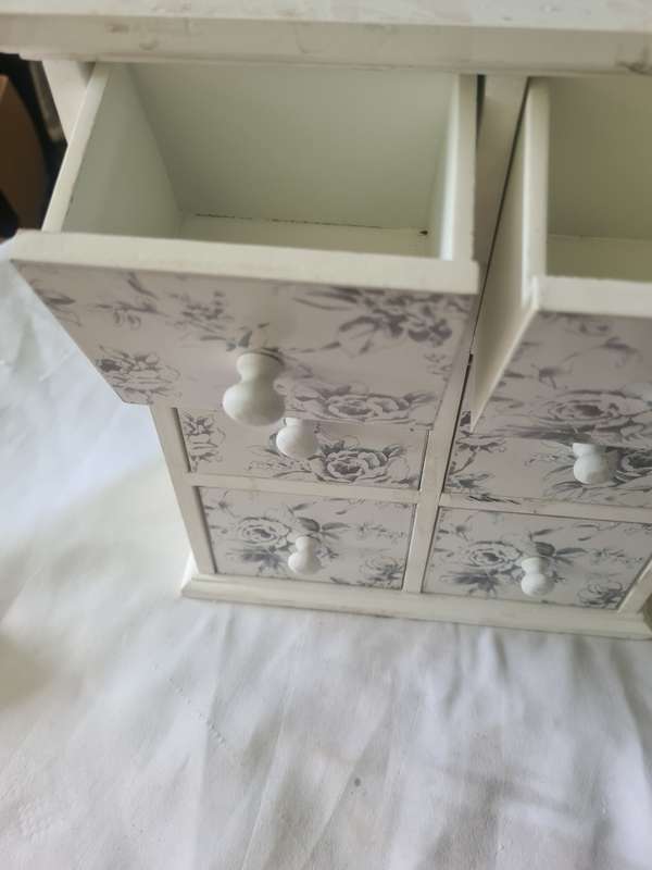 WOODEN CUPBOARD WITH DRAWERS(SEE PHOTOS FOR SIZE)