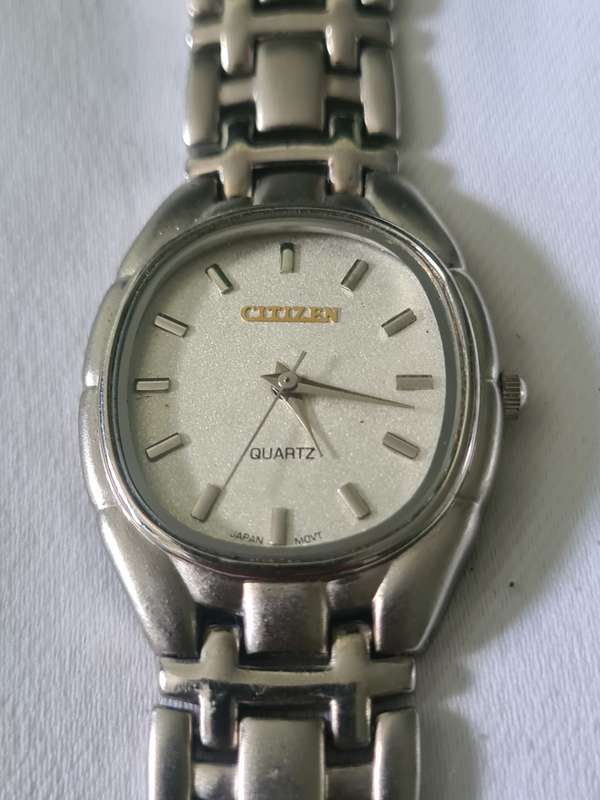 CITIZEN QUARTZ WRISTWATCH (NEEDS BATTERY)JAPAN MOVEMENT