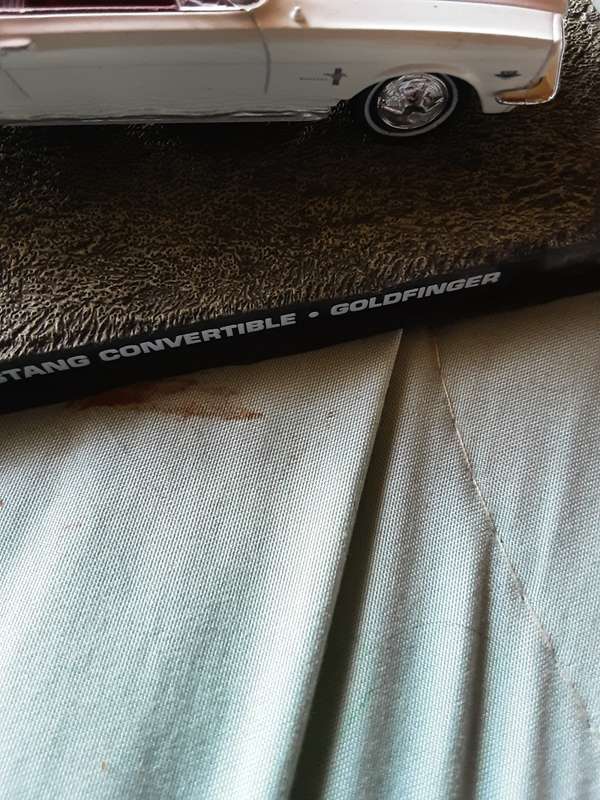 JAMES BOND DIE CAST MODEL FORD MUSTANG CONVERTIBLE-SCALE 1:43(GOLDFINGER)