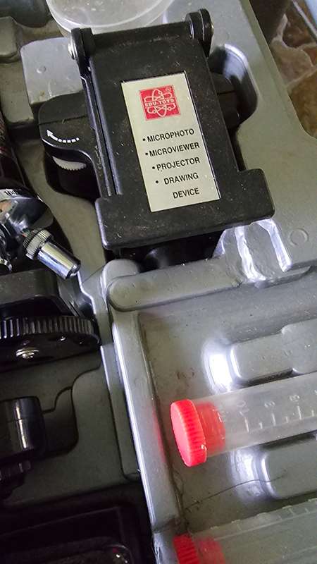 MICROSCOPE SET WITH ASSESCORIES IN CASE