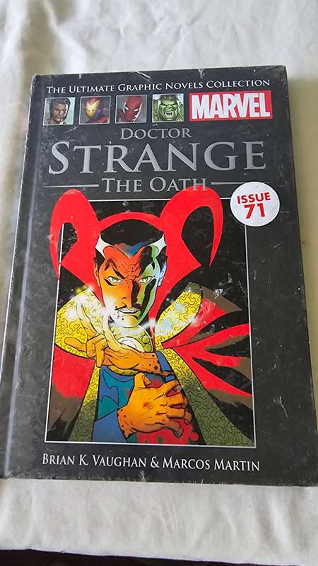MARVEL SUPERHEROES HARDCOVER COMIC (DOCTOR STRANGE)