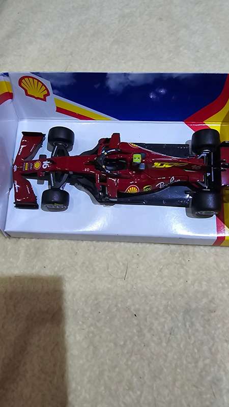 SHELL FEERARI  SIGNED RAYBAN-DIE CAST ,SCALE 1:43