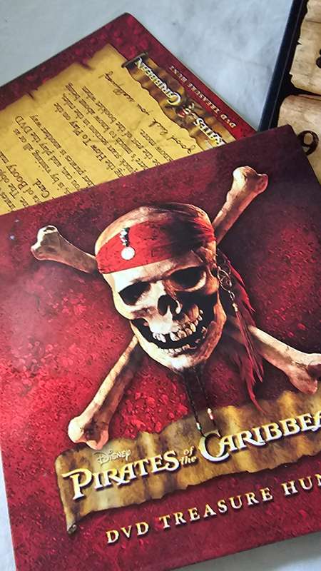 PIRATES OF THE CARIBBEAN DVD TREASURE HUNT BOARD GAME