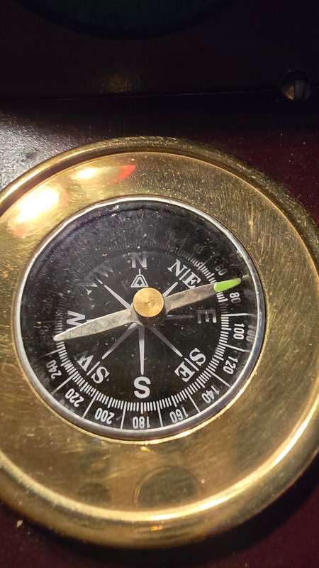 MAESTRO COMPASS IN SOLID WOODEN BOX