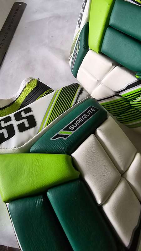 4 PIECE CRICKET WEAR