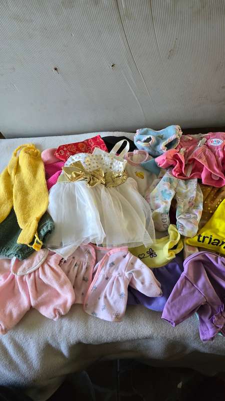 JOBLOT DOLLS CLOTHES