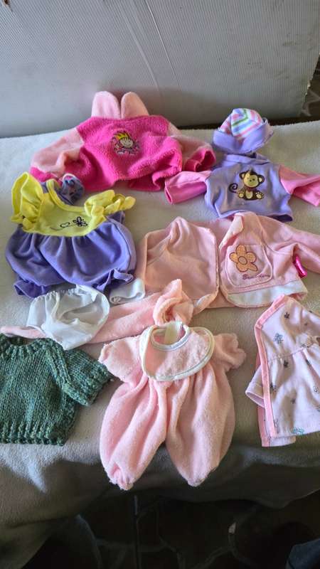 JOBLOT DOLLS CLOTHES