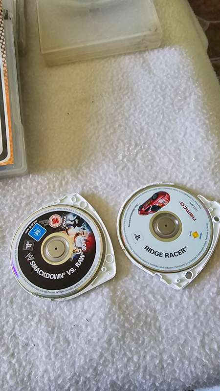 SONY PSP CONSOLE INCL.9 GAME DISC-SEE DESCRIPTION