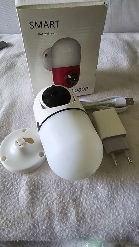 SMART SNAP WALL CAMERA WITH LIGHT