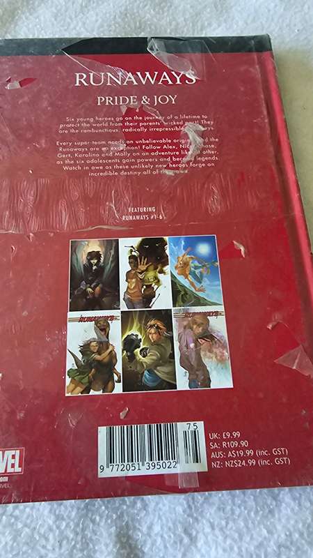 MARVEL SUPERHEROES HARDCOVER COMIC (RUNAWAYS)
