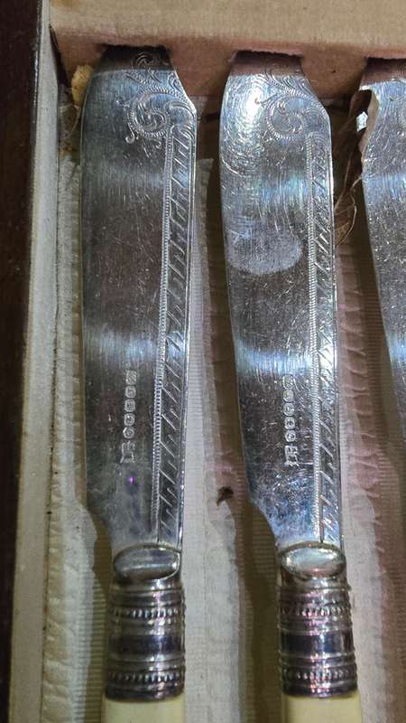 12 PIECE STUNNING VINTAGE CUTLERY SET-SEE MARKINGS(IN WOODEN BOX)