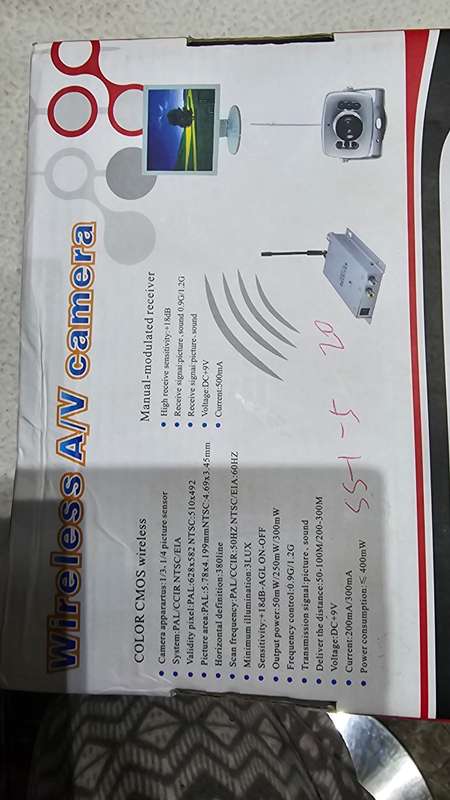 WIRELESS A/V CAMERA AND RECEIVER