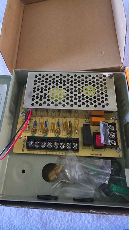 12 VDC,4 OUTPUT SWITCH MODE CCTV POWER SUPPLY