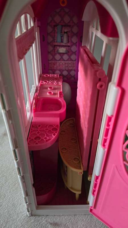 MATTEL BARBIE DOLL HOUSE AND FURNITURE (45 X 25CM)