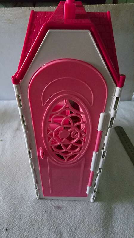 MATTEL BARBIE DOLL HOUSE AND FURNITURE (45 X 25CM)