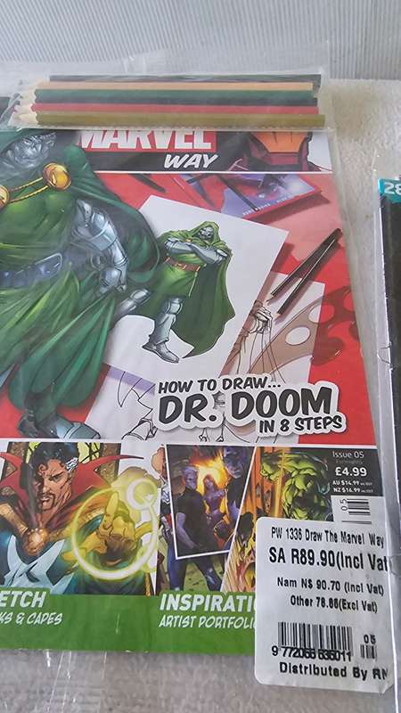 9 DIFFERENT ISSUES OF DRAW THE MARVEL WAY INCL.A MARVEL FILE-34 PIECES (PLUS STATIONARIES)