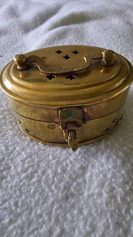 VINTAGE BRASS CRICKET TRINKET BOX