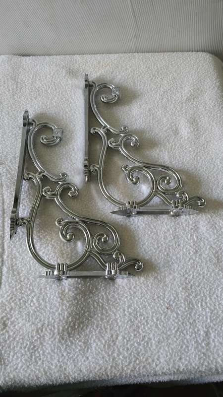 PAIR OF STUNNING METAL BRACKETS-UNUSED