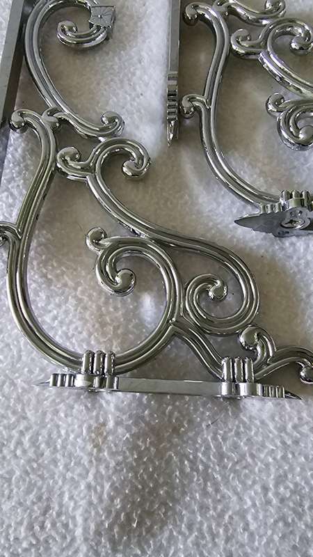 PAIR OF STUNNING METAL BRACKETS-UNUSED