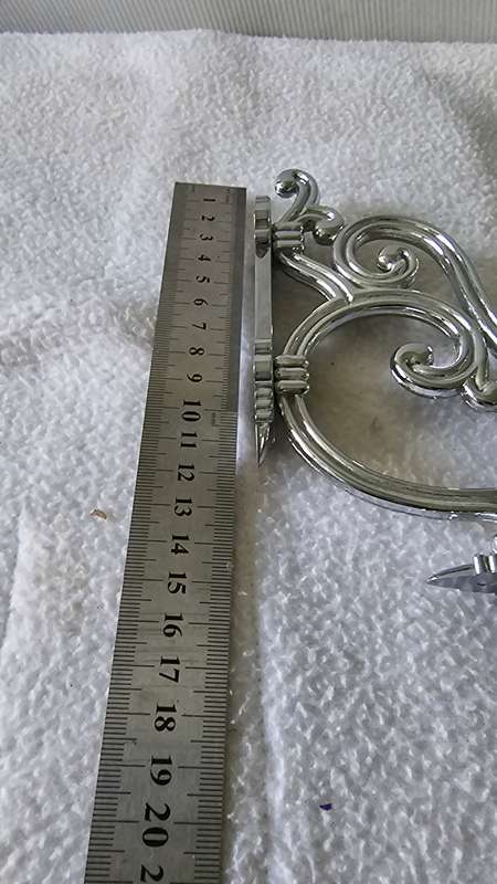 PAIR OF STUNNING METAL BRACKETS-UNUSED