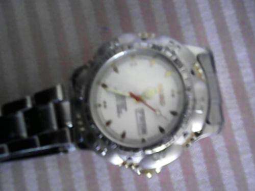 STUNNING MENS WRISTWATCH-LAST ONE