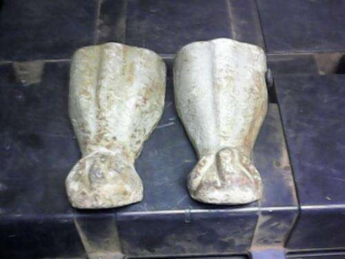 HEAVY CAST IRON X 2 BALL &CLAW LEGS