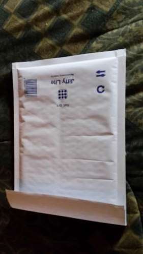100 x JIFFY LITE SIZE D1 BUBBLE WRAP INNER POSTING ENVELOPES(BID PER ENVELOPE TO TAKE ALL 100)