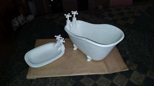 VINTAGE BALL &CLAW SHAMPOO AND SOAP BATHROOM DISPLAY-SEE DESCRIPTION.