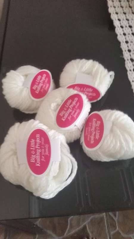 5 X THICK PLY KNITTING WOOL{ONE BID FOR ALL)-SEE DESCRIPYION