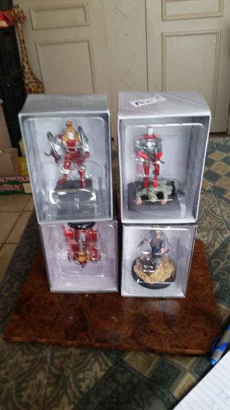 4 X DC MARVEL LEAD FIGURINES(BID PER FIGURINE TO TAKE 4)-SEE DESCRIPTION