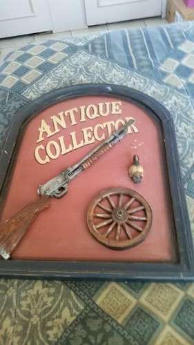 ANTIQUE COLLECTORS WOODEN FRAME-SEE DESCRIPTION