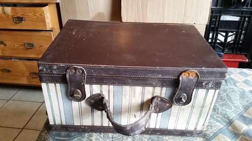BEAUTIFUL VINTAGE PICNIC BAG-SEE DESCRIPTION