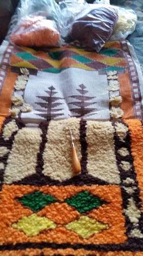 BEAUTIFUL UNFINISHED TAPESTRY RUG INCL.WOOL AND HOOK-SEE DESCRIPTION
