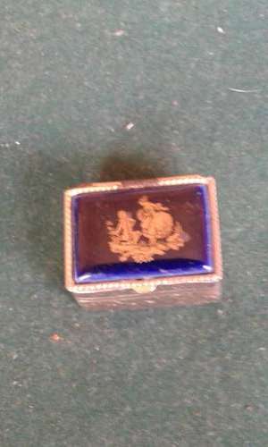 BEAUTIFUL SILVER PEARL BOX_SEE DESCRIPTION