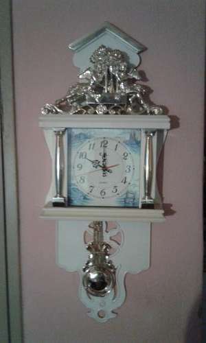 VINTAGE LOOK CK QUARTZ BATTERY OPERATED PENDULUM CLOCK