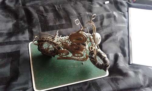 COLLECTORS HARLEY DAVIDSON HAND MADE BIKE
