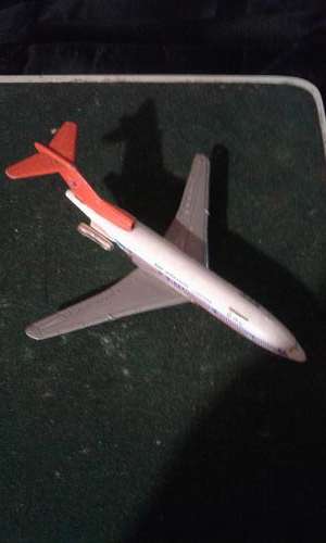 COLLECTORS SAA_SAL BOEING 727 METAL PLANE_ SEE DESCRIPTION