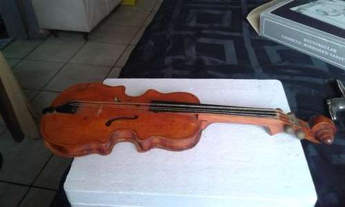 WOODEN VIOLIN_SEE DESCRIPTION