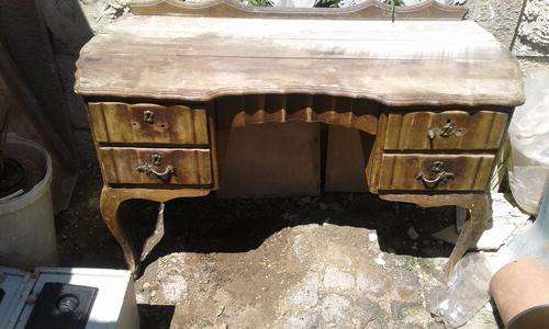 VINTAGE BALL &C CLAW DRESSER FOR RESTORATION-SEE DESCRIPTION