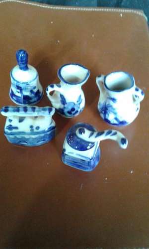 5 PIECE COLLECTORS PRINTERS TRAY ORNAMENTS.