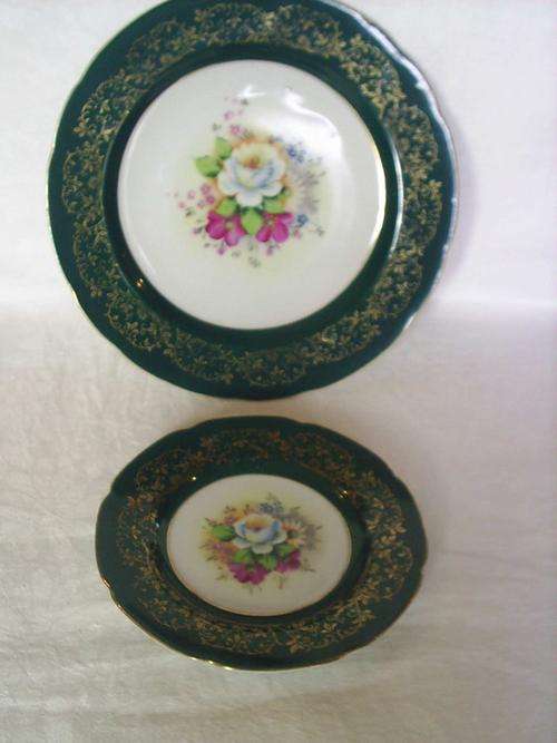2 Pretty Decorative Plates