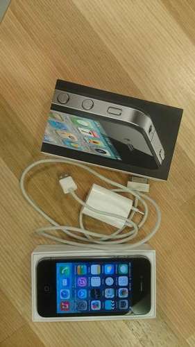 Apple iPhone 4 16GB. Free Shipping.