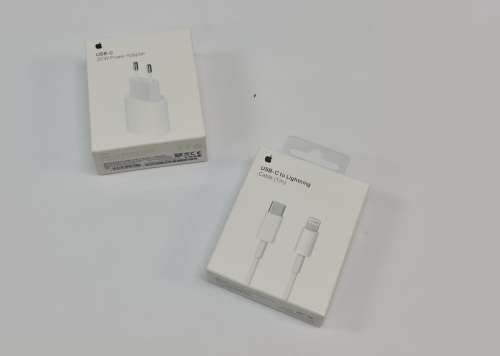 Apple iPhone 20W USB-C Power Adapter / charger