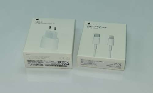 Apple iPhone 20W USB-C Power Adapter / charger
