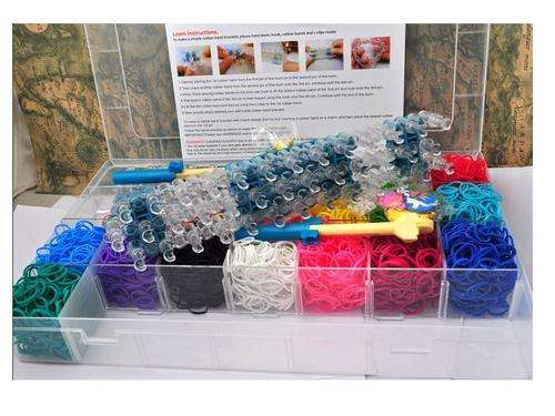 4200pc Loom kit with accessories