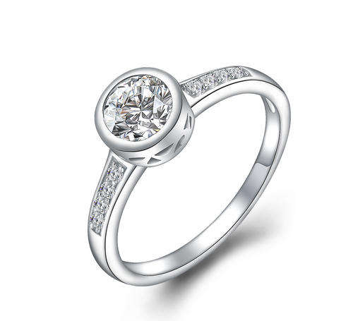 925 Sterling Silver Solitaire Engagement Ring with Swarovski Zirconia