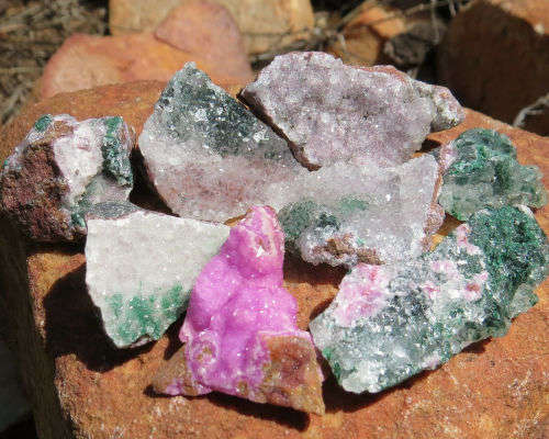 Cobaltoan Calcite, Malachite & Quartz crystal lot - 8 pcs - Congo - Ice Cream QuartzSpecimen Lot